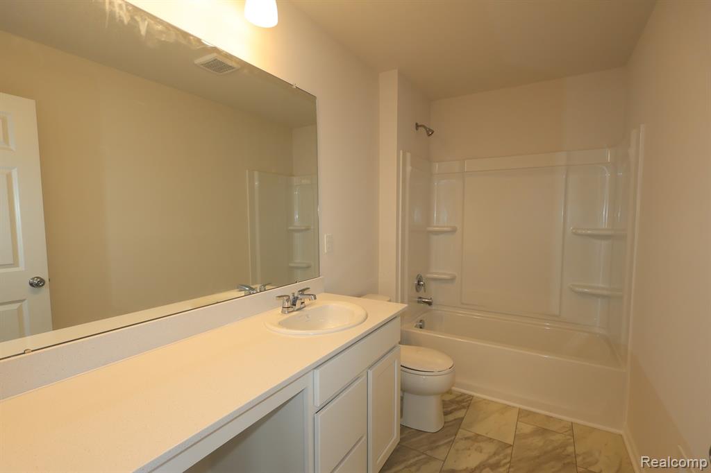 412 Hidden River W W, Holly, MI 48442 — Photo 25