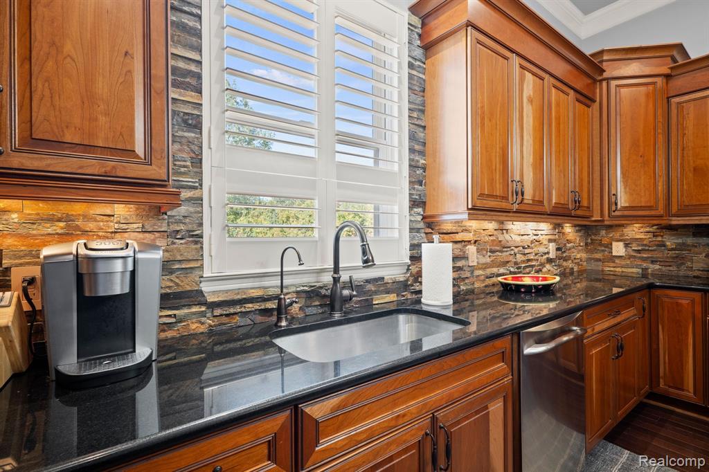 4128 BINGHAMPTON Court, Clarkston, MI 48348 — Photo 27