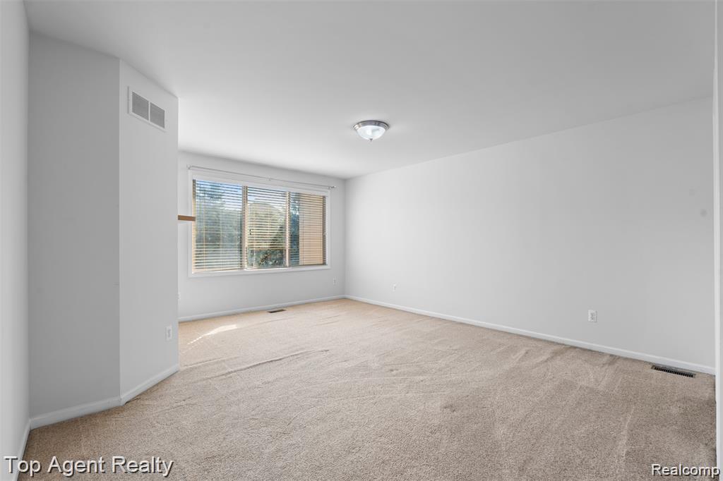 1066 Lorenzo Court, Troy, MI 48085 — Photo 27