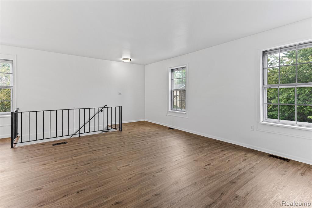 39523 VILLAGE WOOD Road, Novi, MI — Photo 2