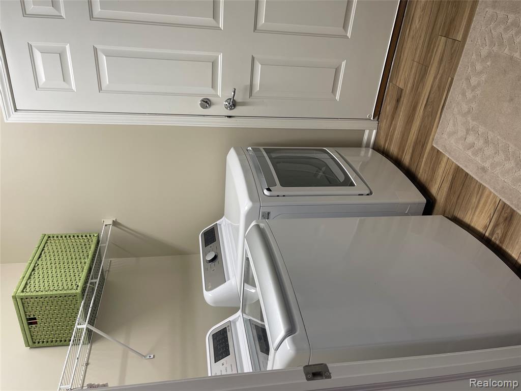 26530 Higgins Way, Brownstown, MI 48134 — Photo 13