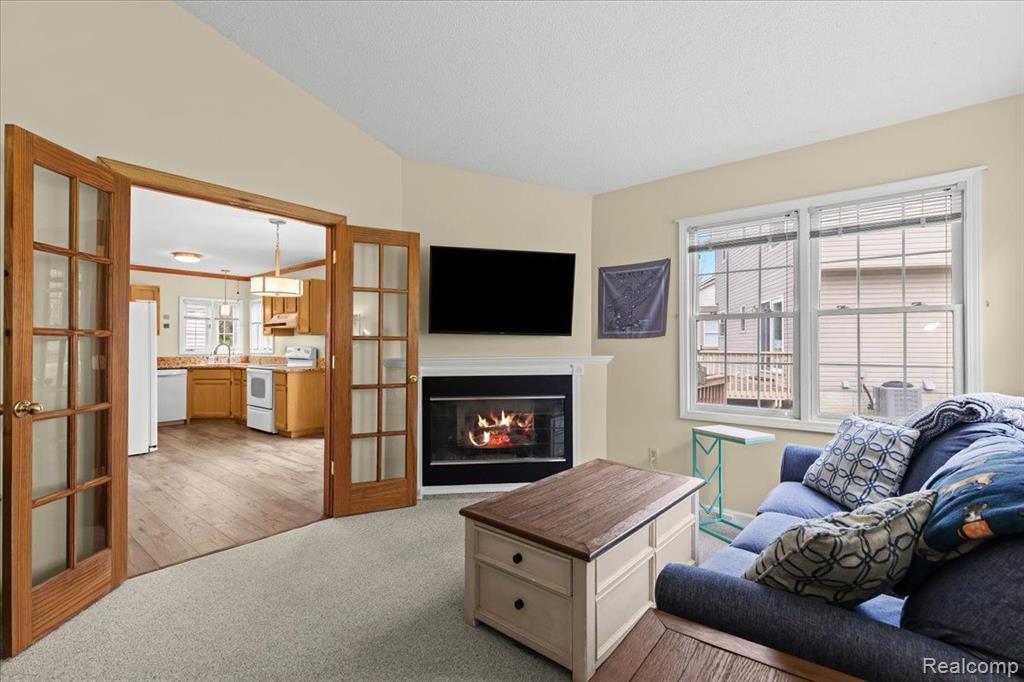 514 MILL POND Drive, Fenton, MI 48430 — Photo 17