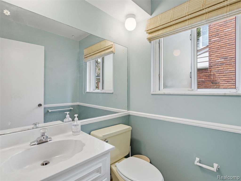 883 Briarcliff Drive, Grosse Pointe, MI 48236 — Photo 25