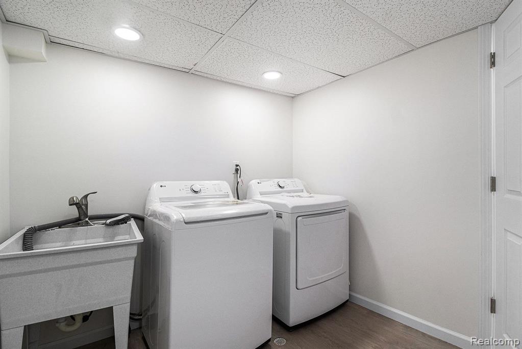 8601 INDEPENDENCE Drive, Sterling Heights, MI 48313 — Photo 18