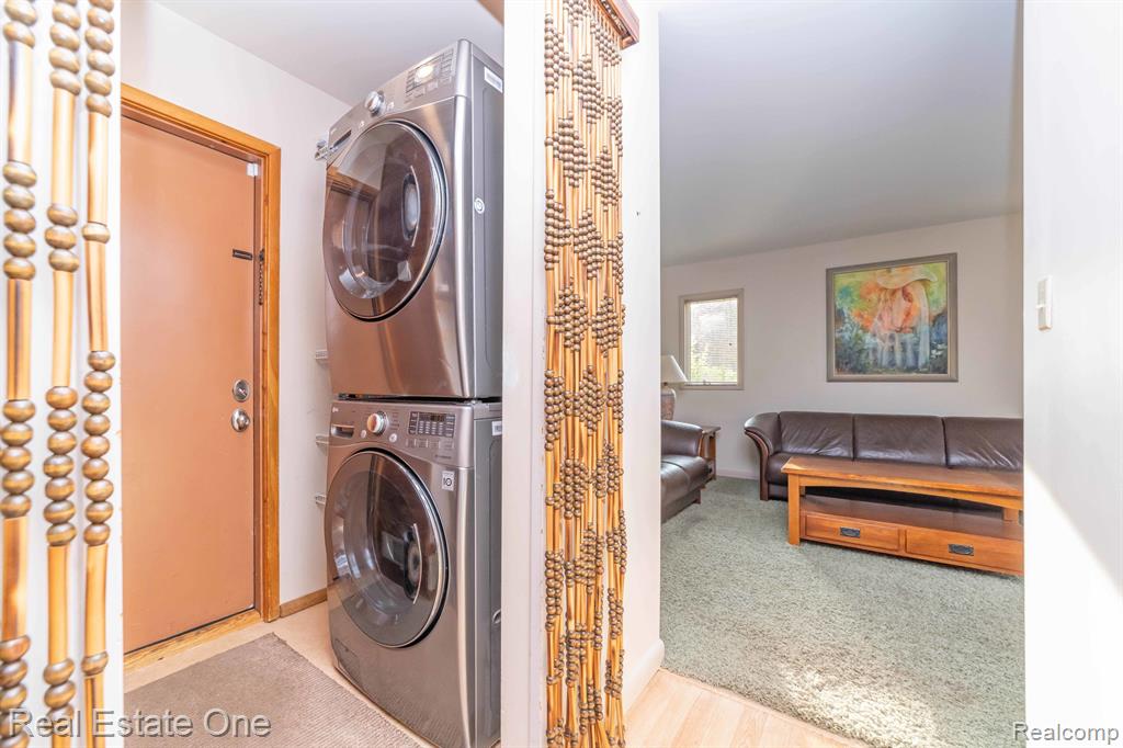 8260 ENGLEWOOD Drive, Clarkston, MI — Photo 35