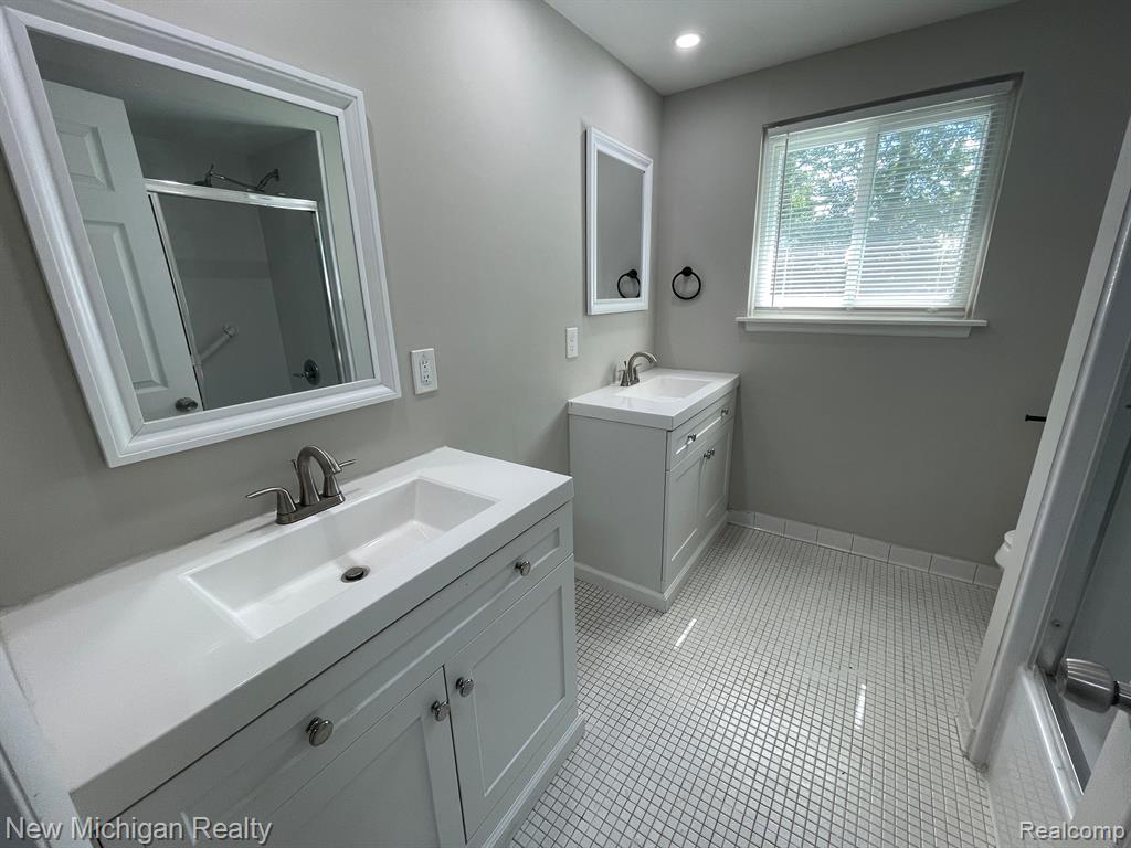 2427 CARRIAGE Way, Ypsilanti, MI 48197 — Photo 14