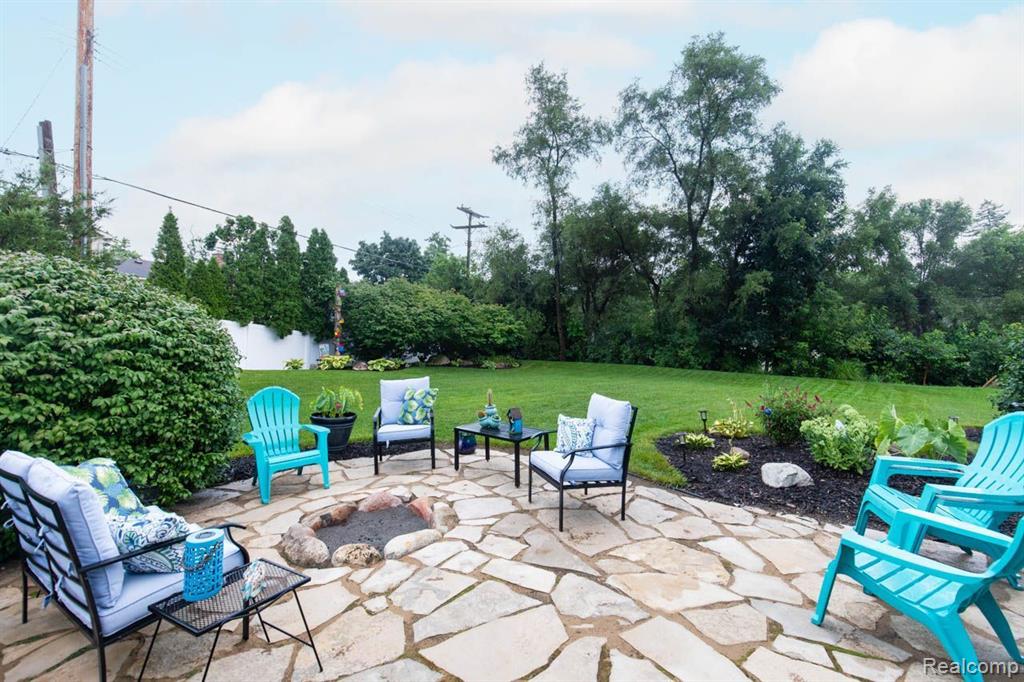 914 E LIBERTY Street, Milford, MI 48381 — Photo 16