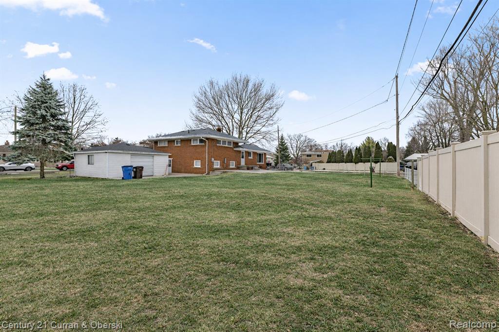 30631 Bayview Drive, Gibraltar, MI — Photo 45
