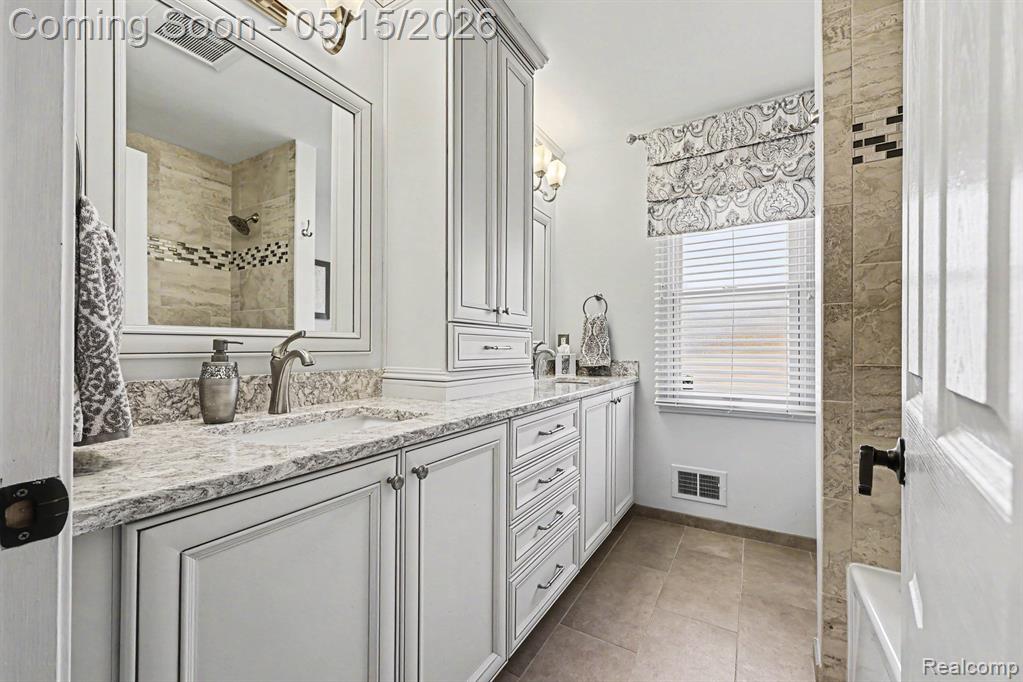 11921 Raintree Court, Utica, MI 48315 — Photo 26