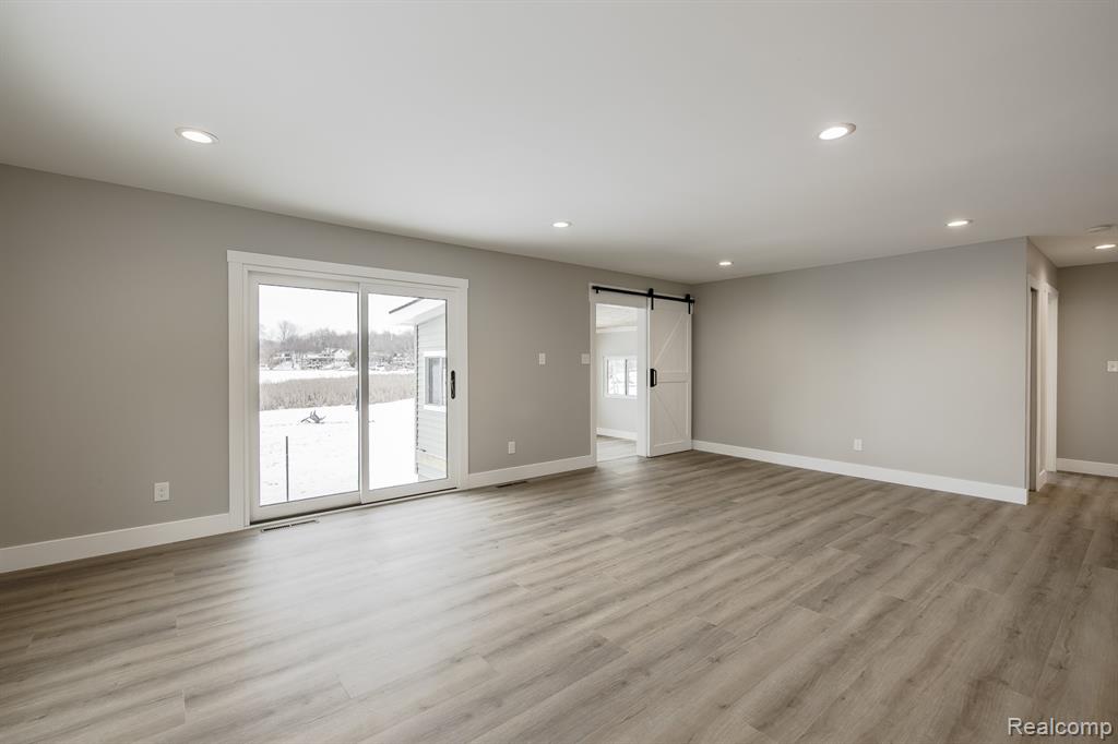 1998 Lakeview Drive, Lapeer, MI 48446 — Photo 11