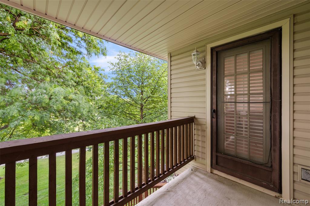 968 Golfview Court, Rochester Hills, MI 48307 — Photo 27