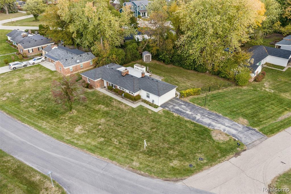 31220 Sheridan Drive, Beverly Hills, MI 48025 — Photo 2