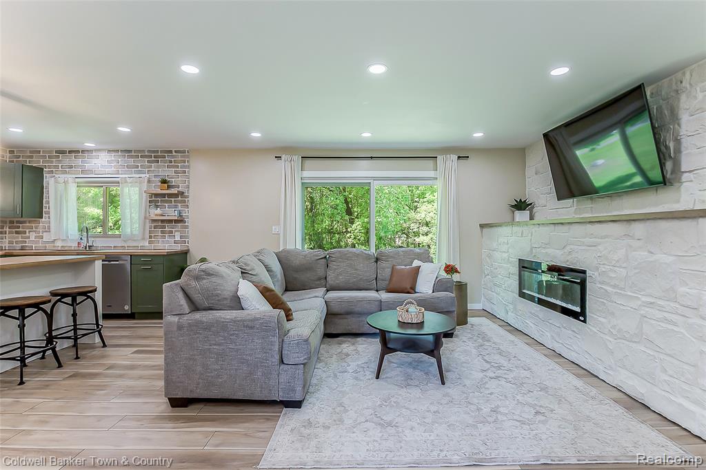 4225 N Tipsico Lake Road, Hartland, MI 48353 — Photo 12