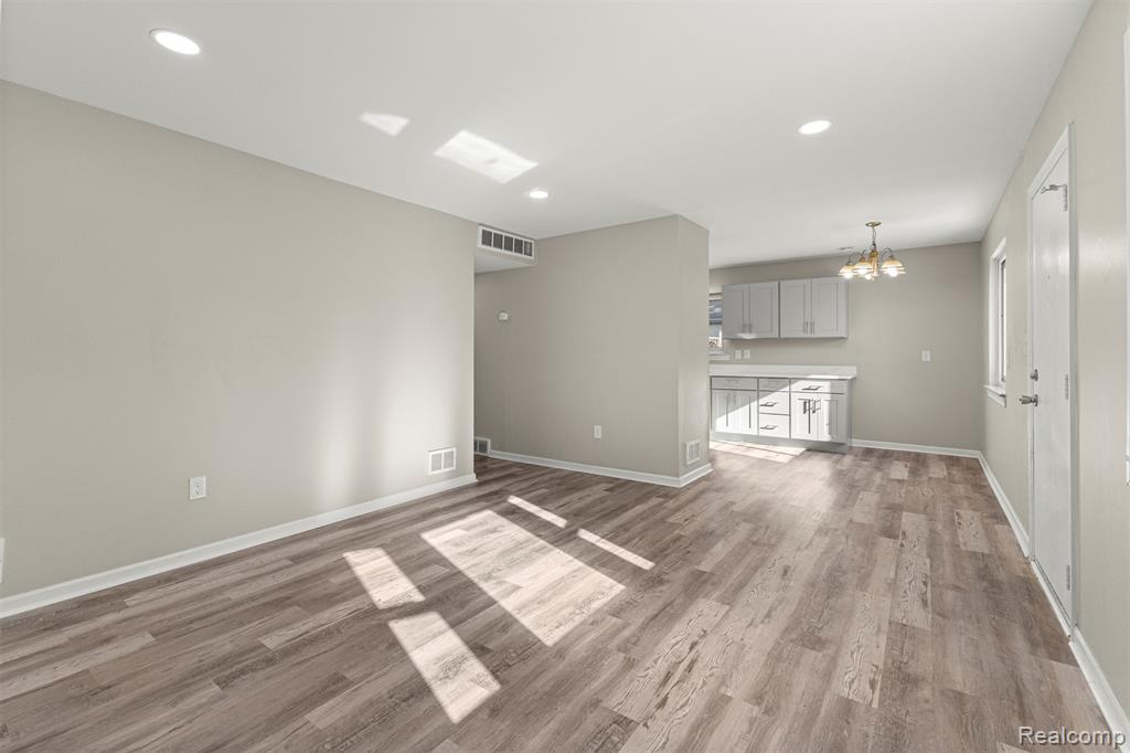 4638 Gertrude Street, Dearborn Heights, MI 48125 — Photo 10
