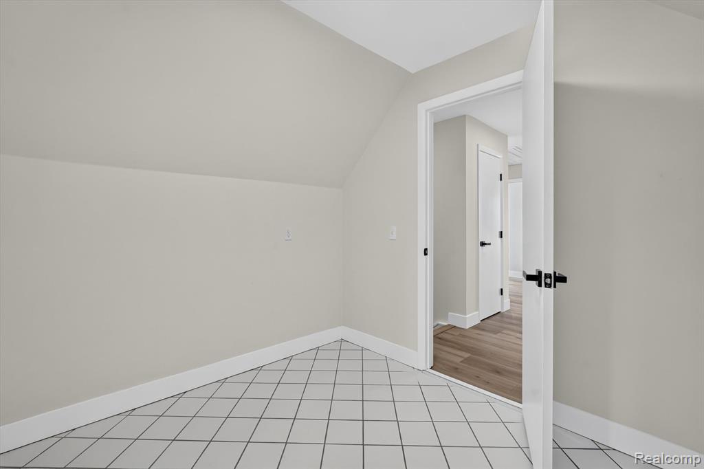 3429 Rolston Road, Fenton, MI 48430 — Photo 29