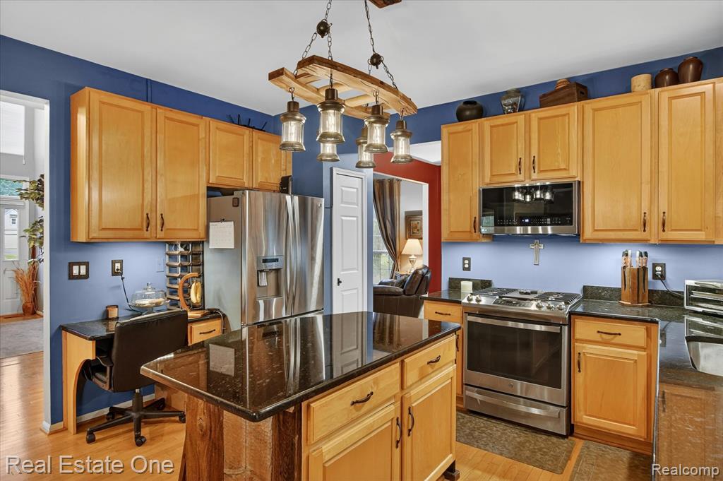 1972 Woodridge Court, Highland, MI — Photo 18