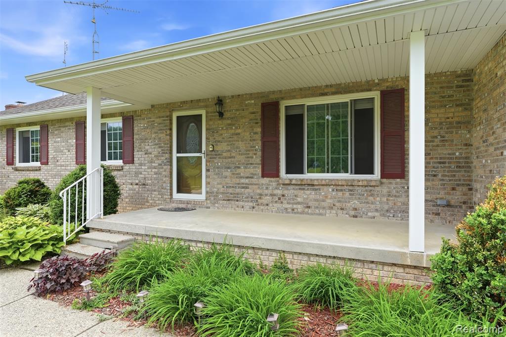 2482 Valley Lane Drive, Grand Blanc, MI 48439 — Photo 4
