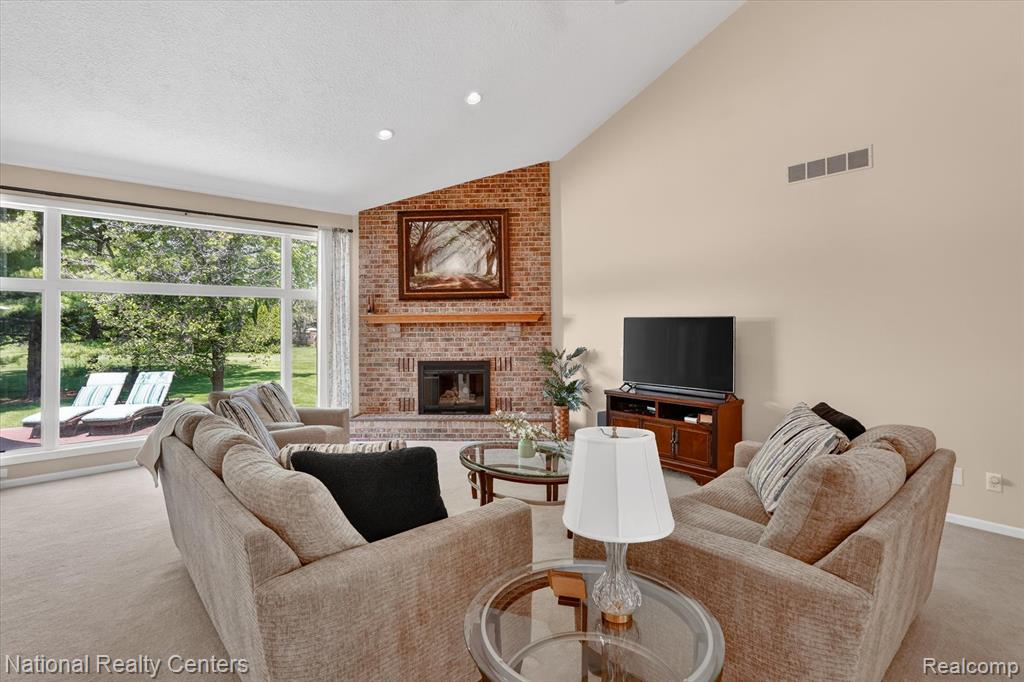 9326 Park Lane, Commerce Twp, MI 48382 — Photo 5