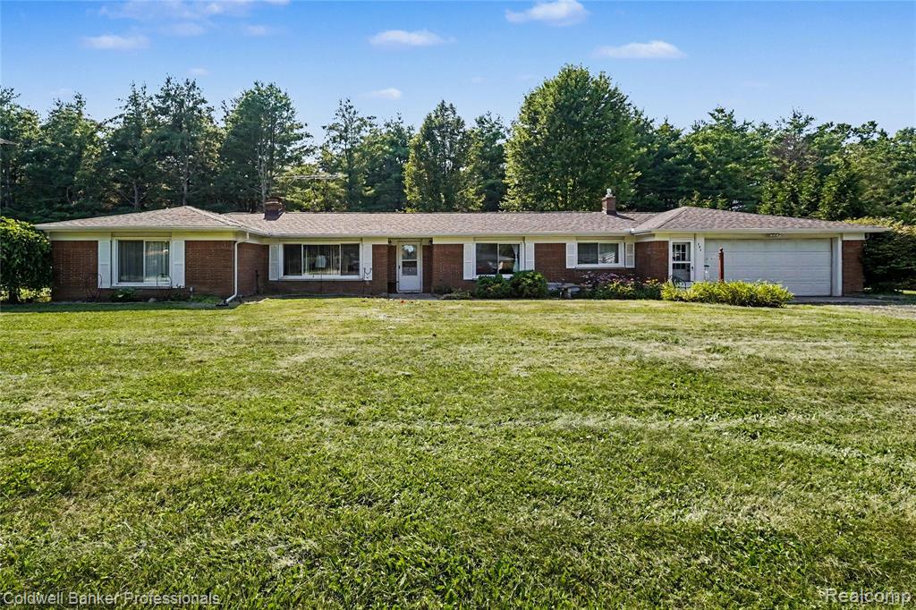 181 Sterling Drive, Lapeer, MI 48446