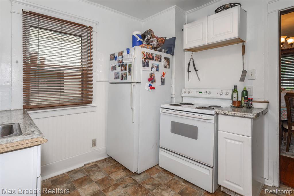 464 E CAMBOURNE Street, Ferndale, MI 48220 — Photo 10