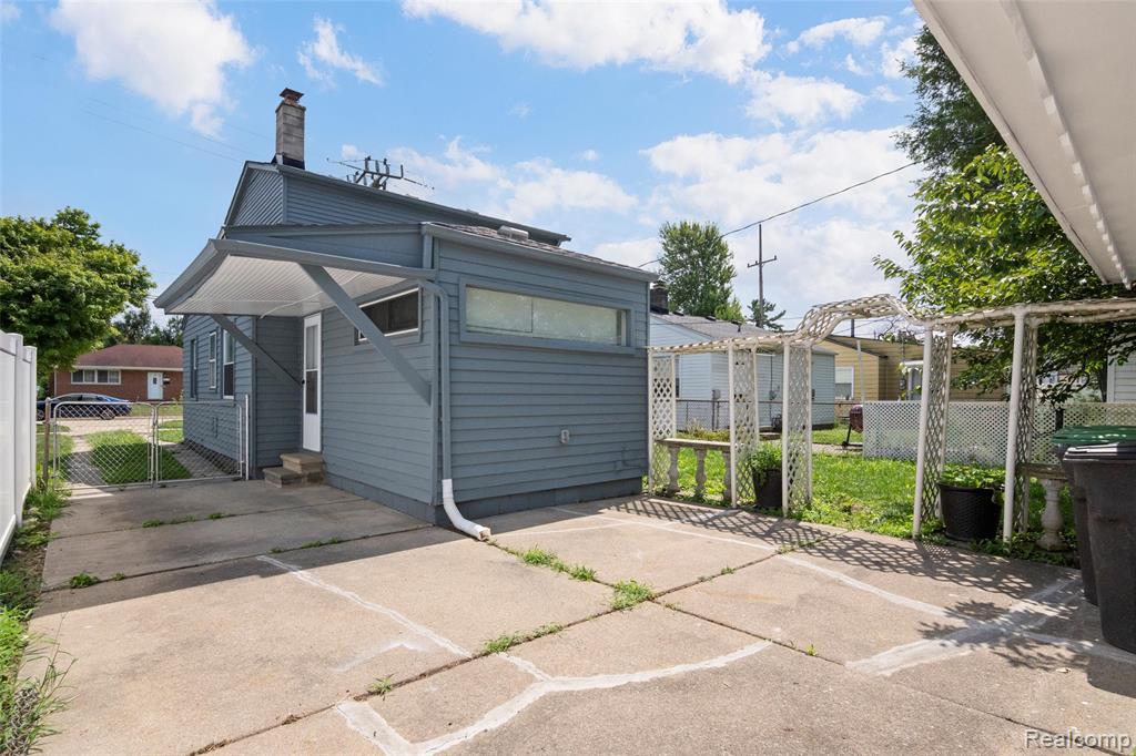 8818 Clippert Street, Taylor, MI 48180 — Photo 31