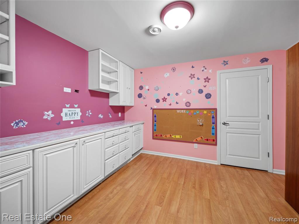 5471 Parkside Drive, Brighton, MI 48114 — Photo 33