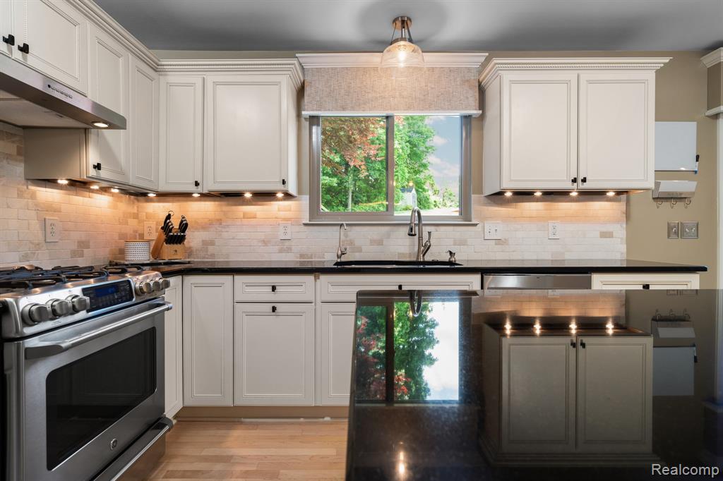 620 Olivia Drive, Milford, MI 48381 — Photo 29