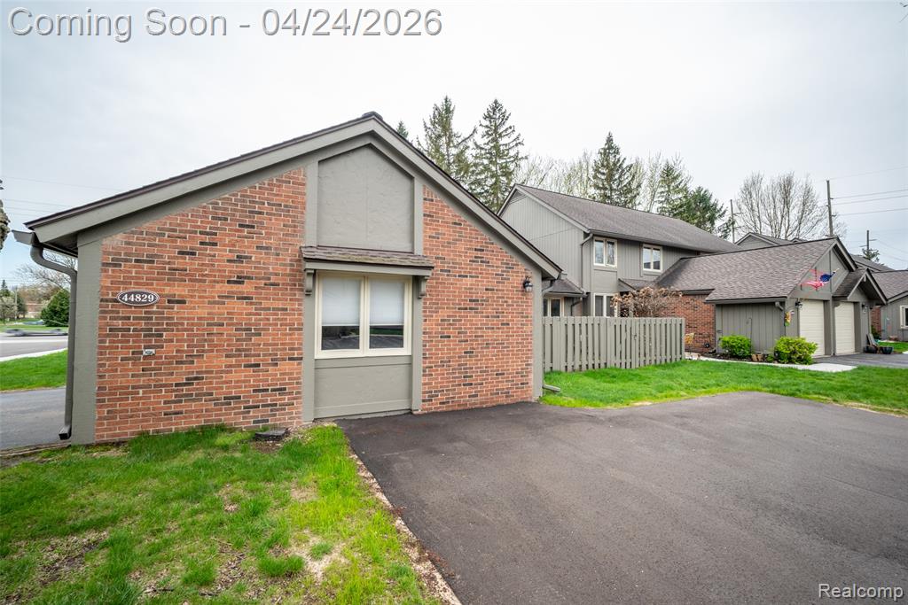 44829 Erin Drive, Plymouth, MI 48170 — Photo 35