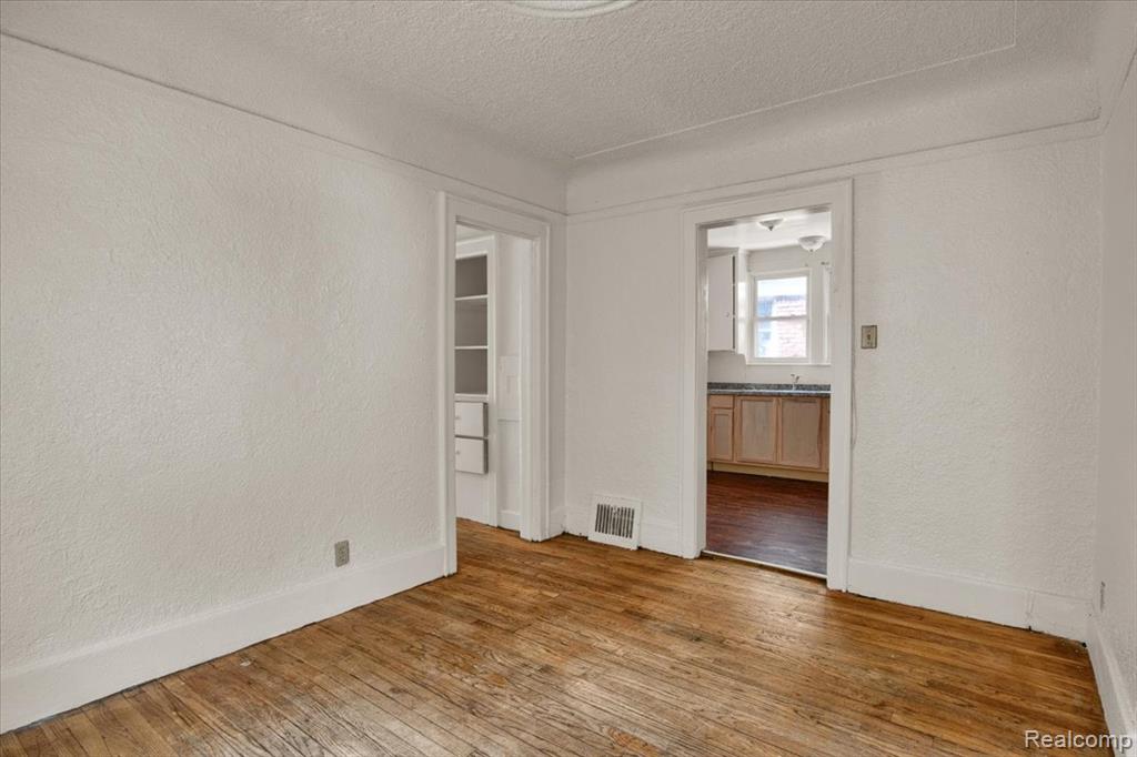8335 Wisconsin Street, Detroit, MI 48204 — Photo 13