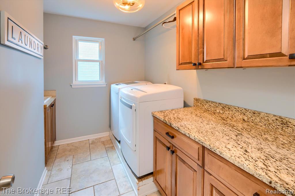 5239 Farmridge Lane, Grand Blanc, MI 48439 — Photo 47