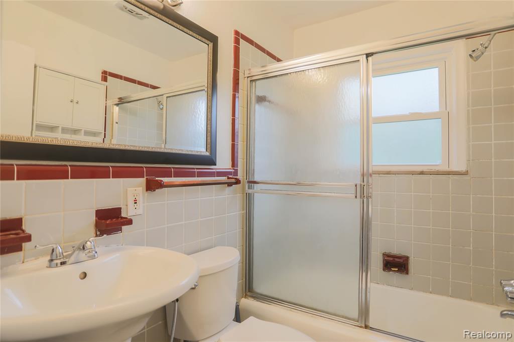 3581 Stolzenfeld Avenue, Warren, MI 48091 — Photo 15