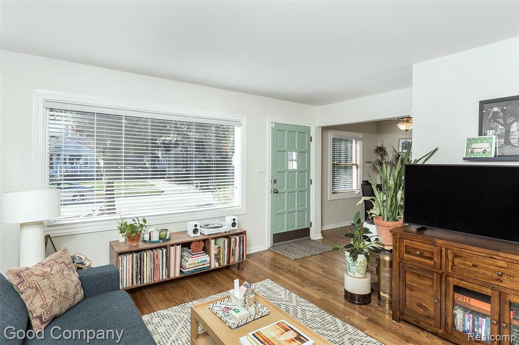 920 W Windemere Avenue, Royal Oak, MI 48073 — Photo 7