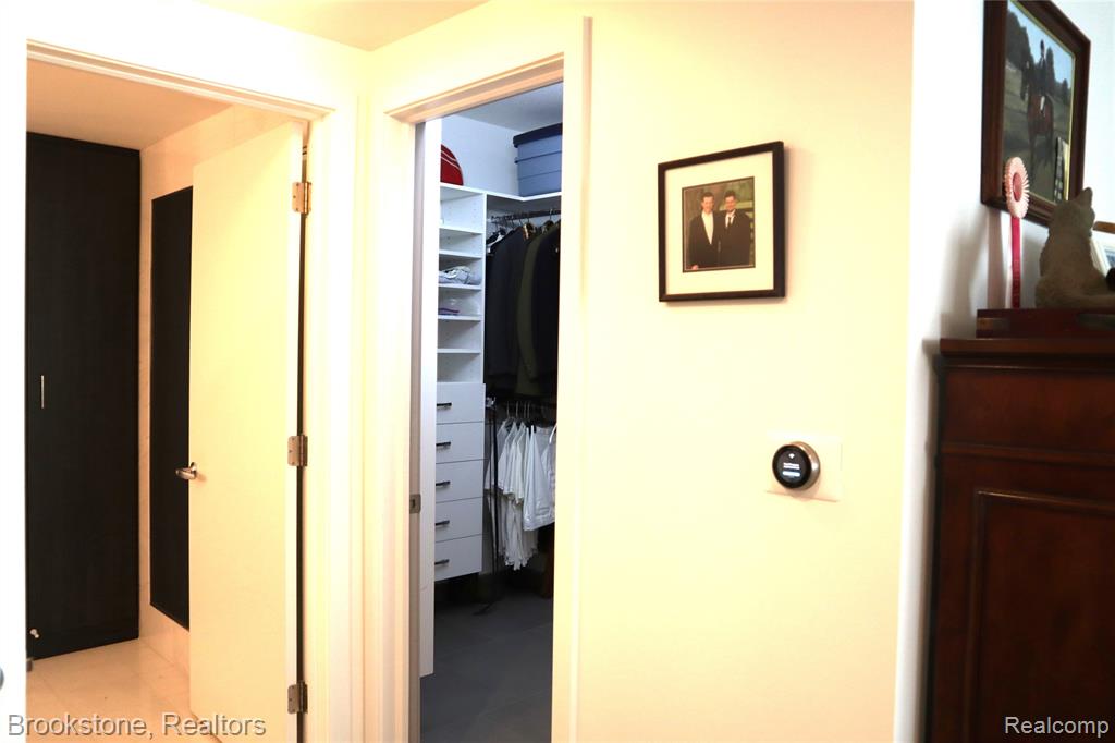 432 Washington Avenue, 1304, Royal Oak, MI 48067 — Photo 21