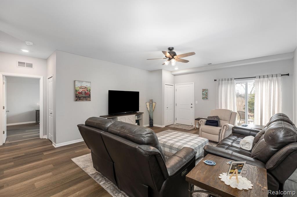 9788 RIDGE RUN Street, Howell, MI 48855 — Photo 7