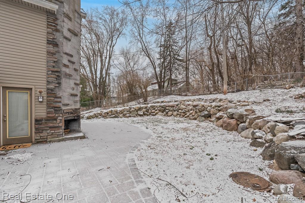8955 Maplewood Avenue, Clarkston, MI 48348 — Photo 29