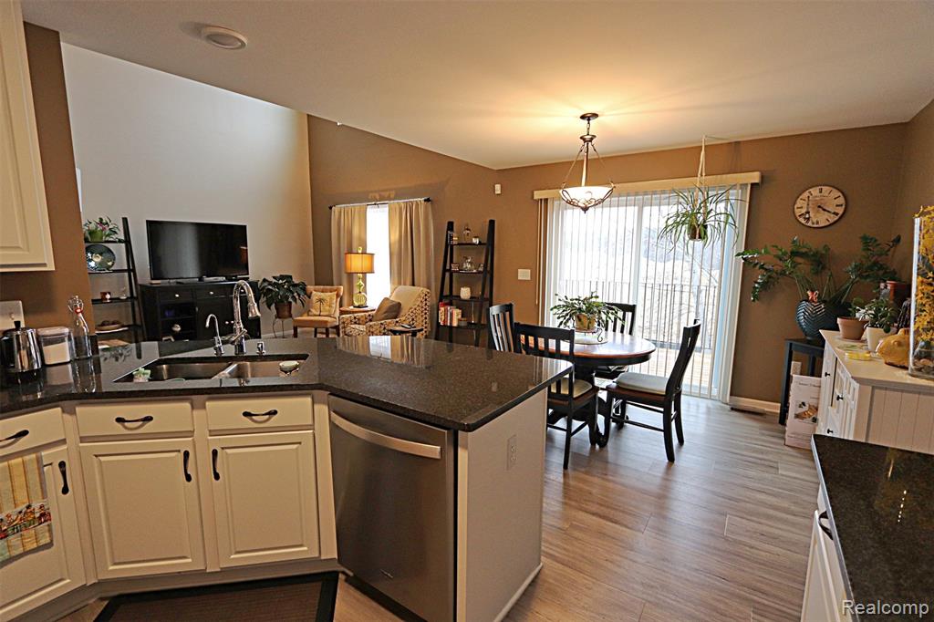 10139 Ridge Run Street, 9, Howell, MI 48855 — Photo 11