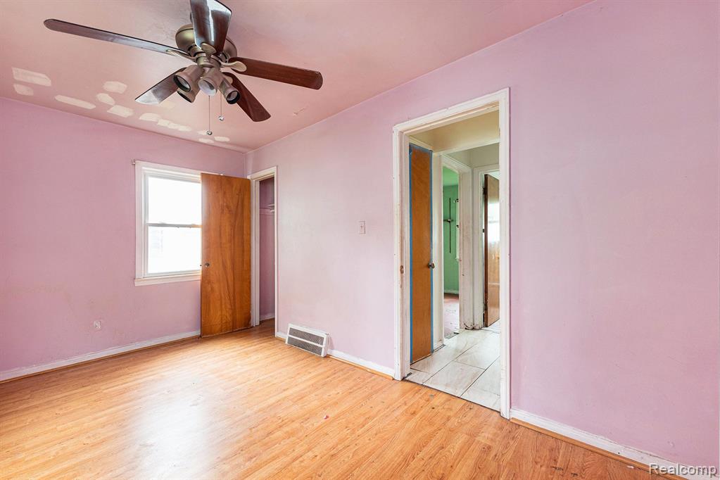 1300 S BEATRICE Street, Detroit, MI 48217 — Photo 8