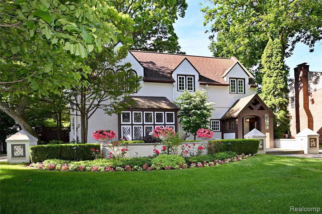 680 Wimbleton Drive, Birmingham, MI 48009 — Photo 43