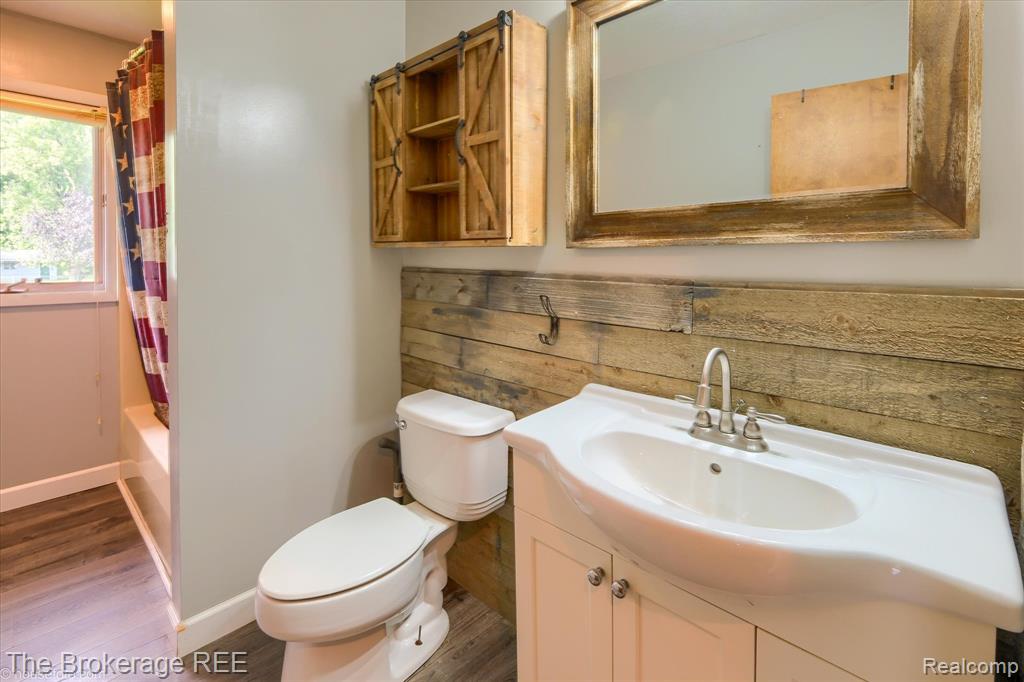 5495 E Coldwater Road, Flint, MI 48506 — Photo 32