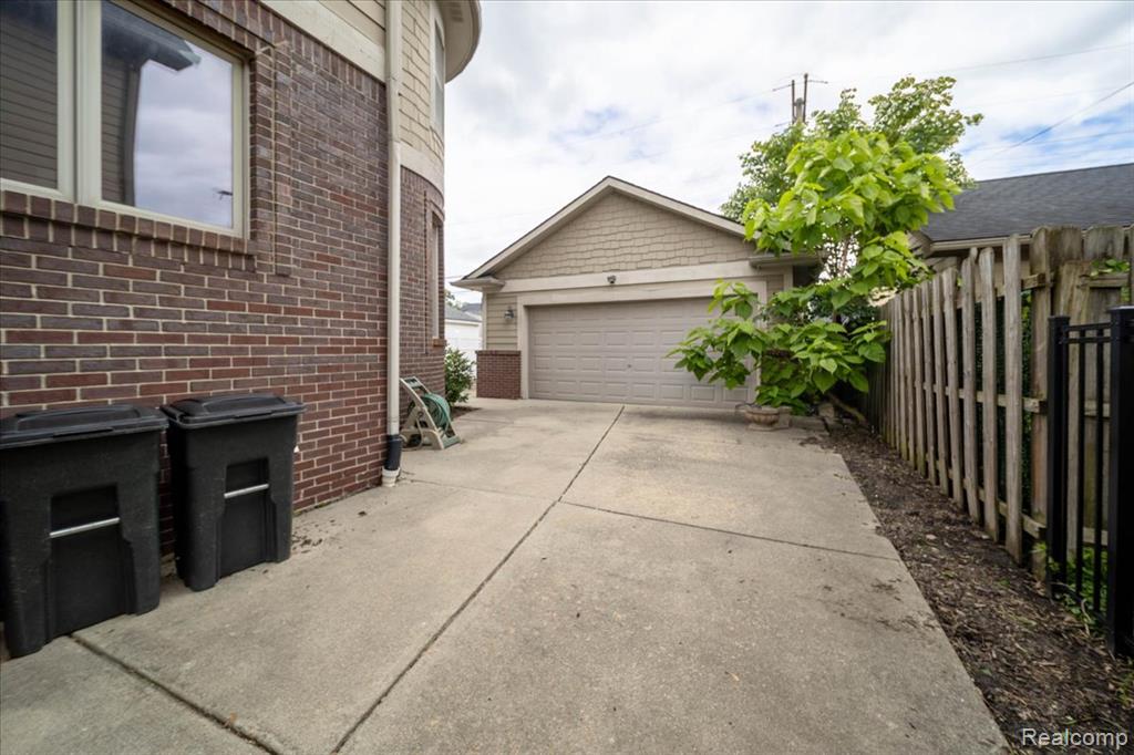 717 S Kenwood Avenue, Royal Oak, MI 48067 — Photo 37
