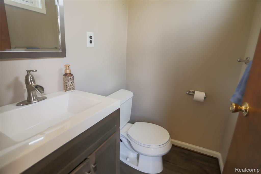 40755 Oakwood Court, Clinton Twp, MI 48038 — Photo 31