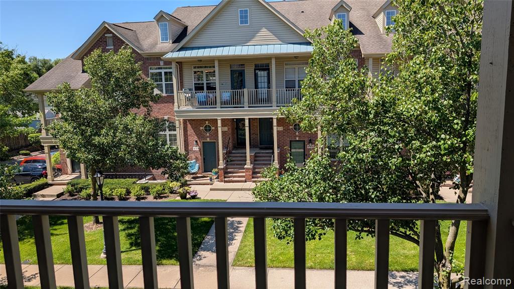 413 VILLAGE Drive, Walled Lake, MI 48390 — Photo 4