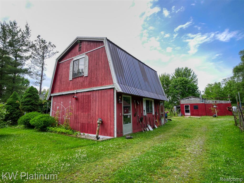 6636 Broadbridge Road, Cottrellville, MI — Photo 18