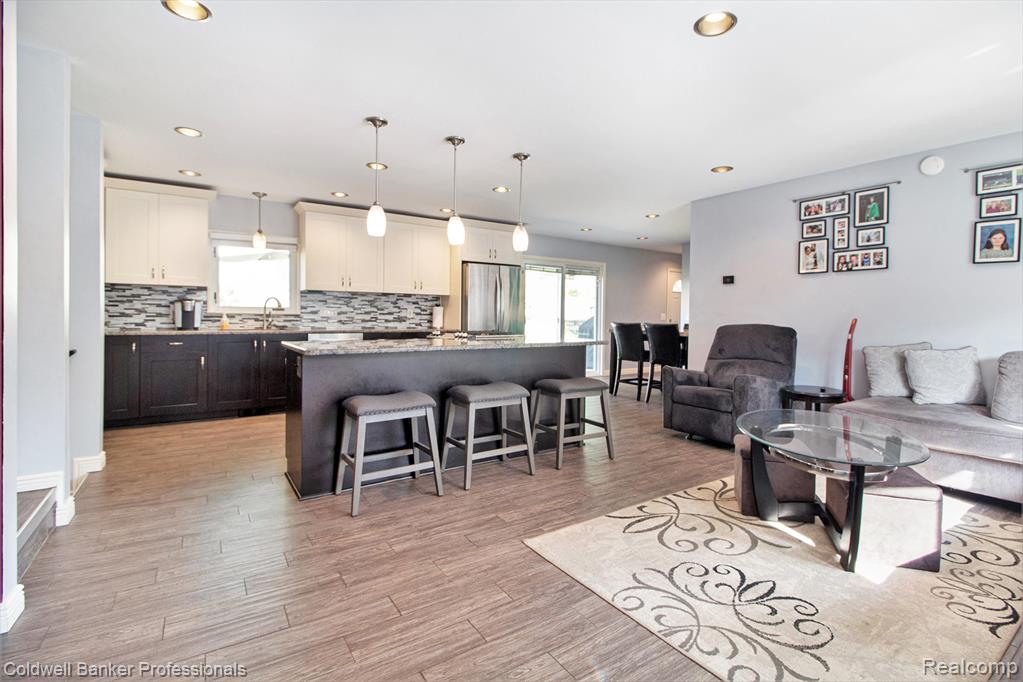 5885 Rockcroft Boulevard, Clarkston, MI — Photo 3