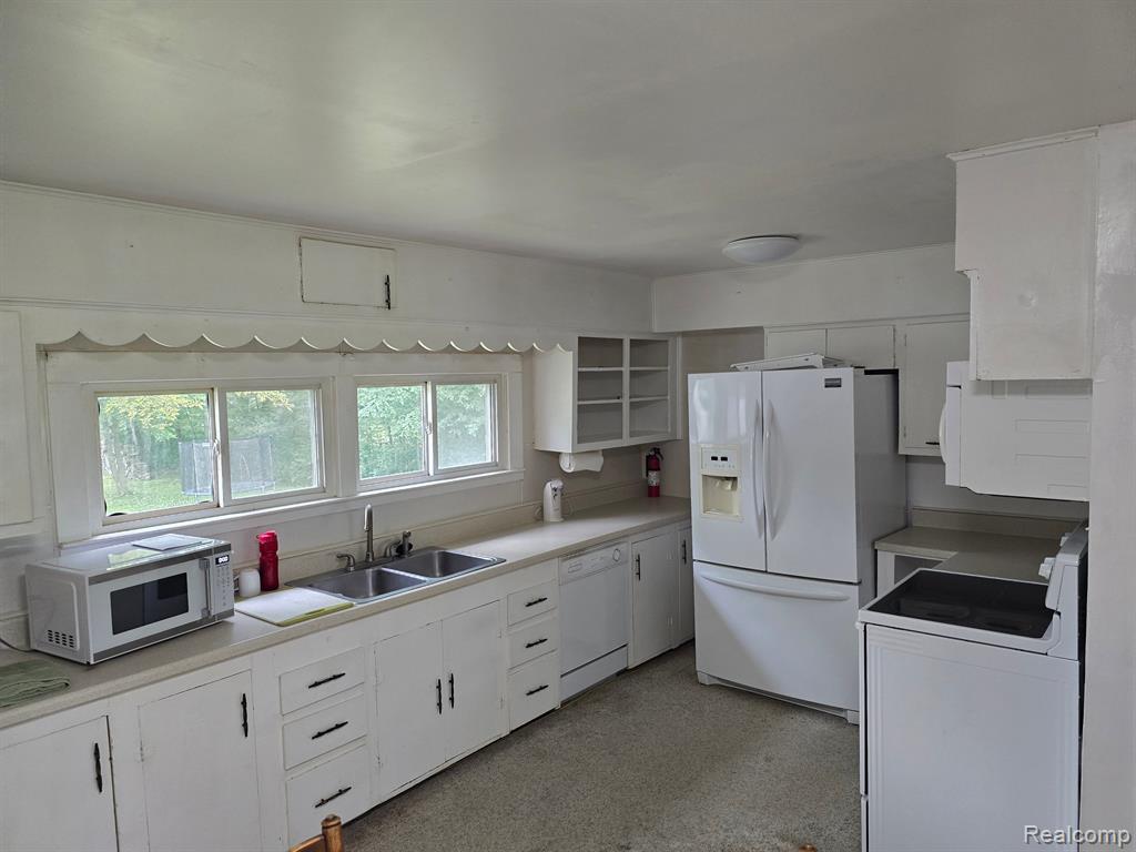 6427 Porter Road, Grand Blanc, MI 48439 — Photo 7