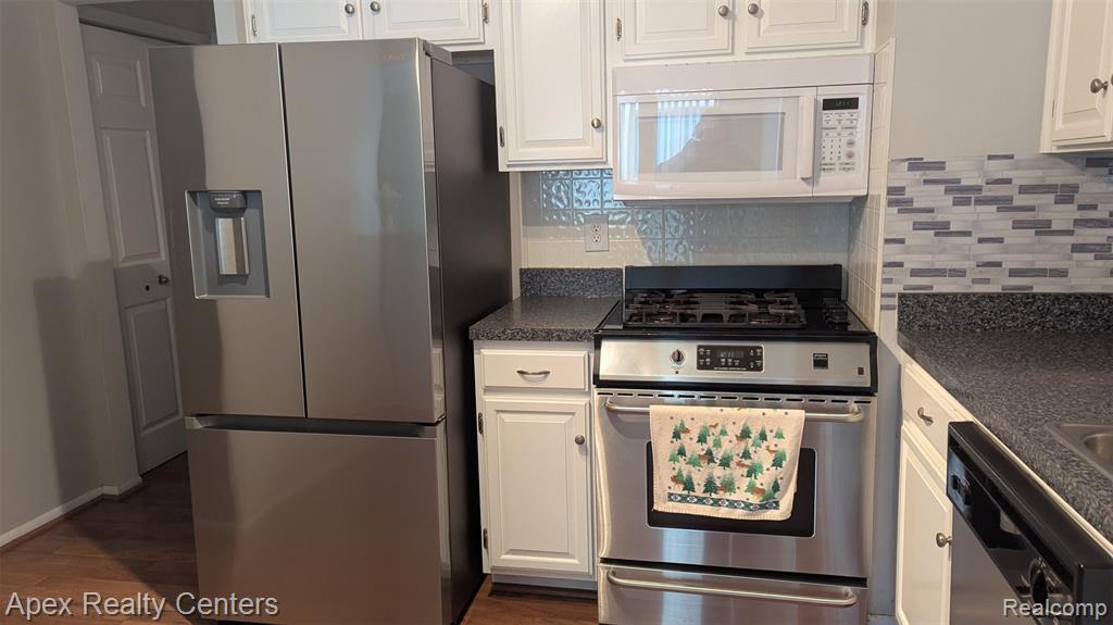 41682 Bedford Drive, Canton, MI 48187 — Photo 15