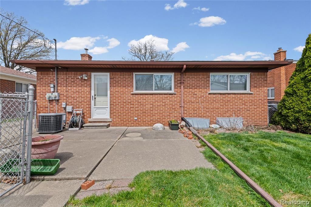 25629 Ridgeway Street, Dearborn Heights, MI 48127 — Photo 30