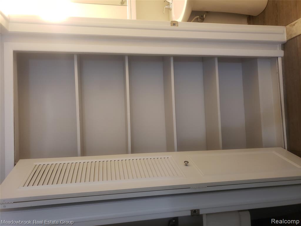 8679 Kennedy Circle N, 2, Warren, MI 48093 — Photo 18