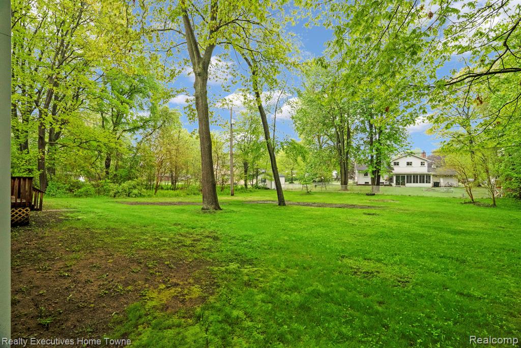 5851 Lakeshore Road, Fort Gratiot, MI 48059 — Photo 36