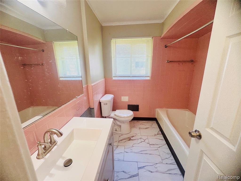 17221 Sunset Street, Hamtramck, MI 48212 — Photo 7